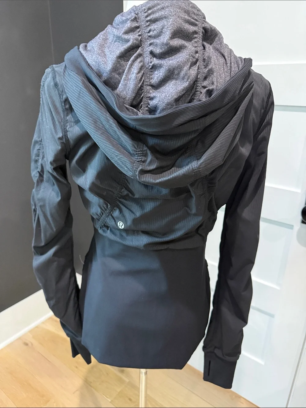 lululemon Black Hooded Zip Jacket/Windbreaker with Contour Seams NWOT